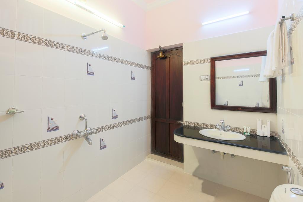 Treebo Moonlight Hotel Thiruvananthapuram Eksteriør billede
